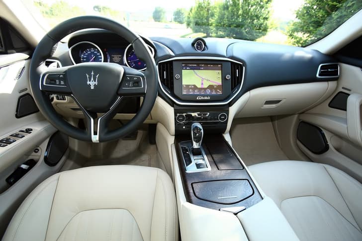 New Maserati Ghibli photo gallery